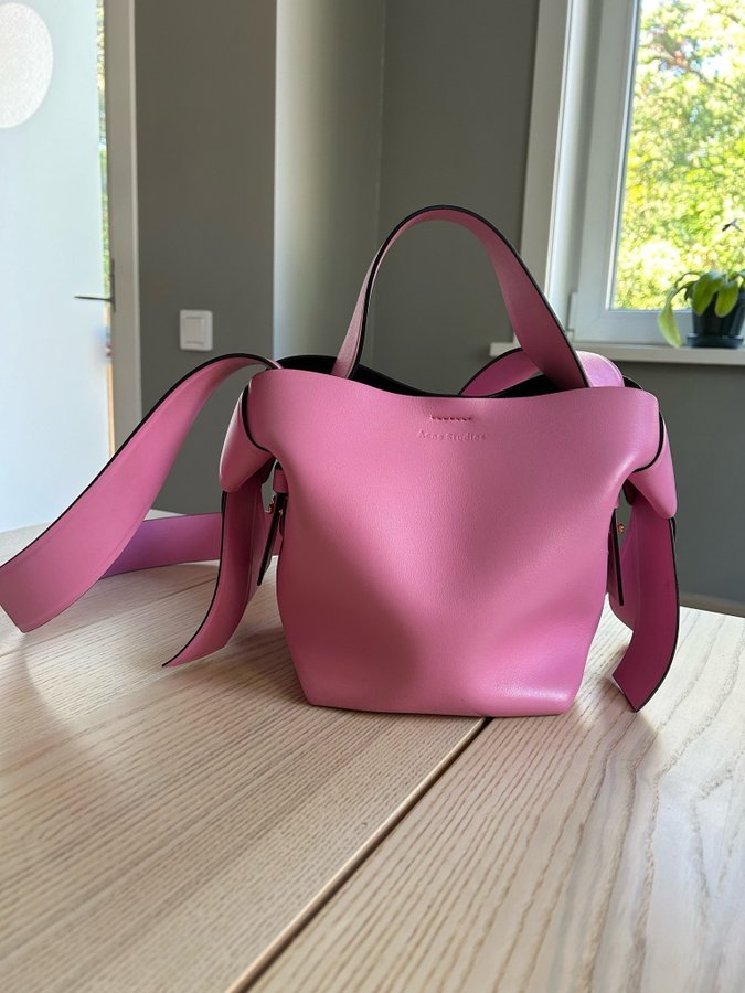 Acne Studios - väska Musubi rosa