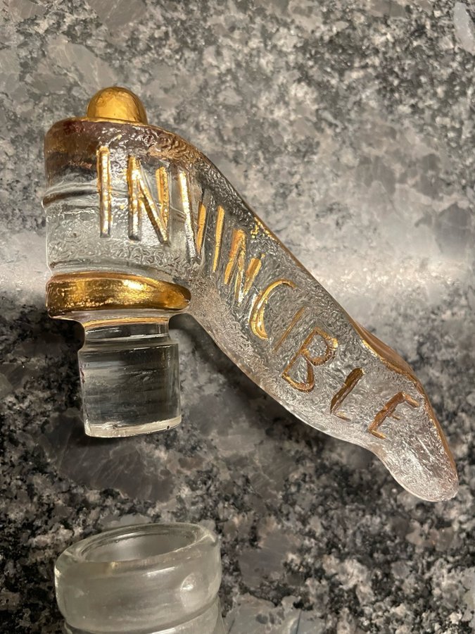 Larsen Cognac Invincible glasflaska