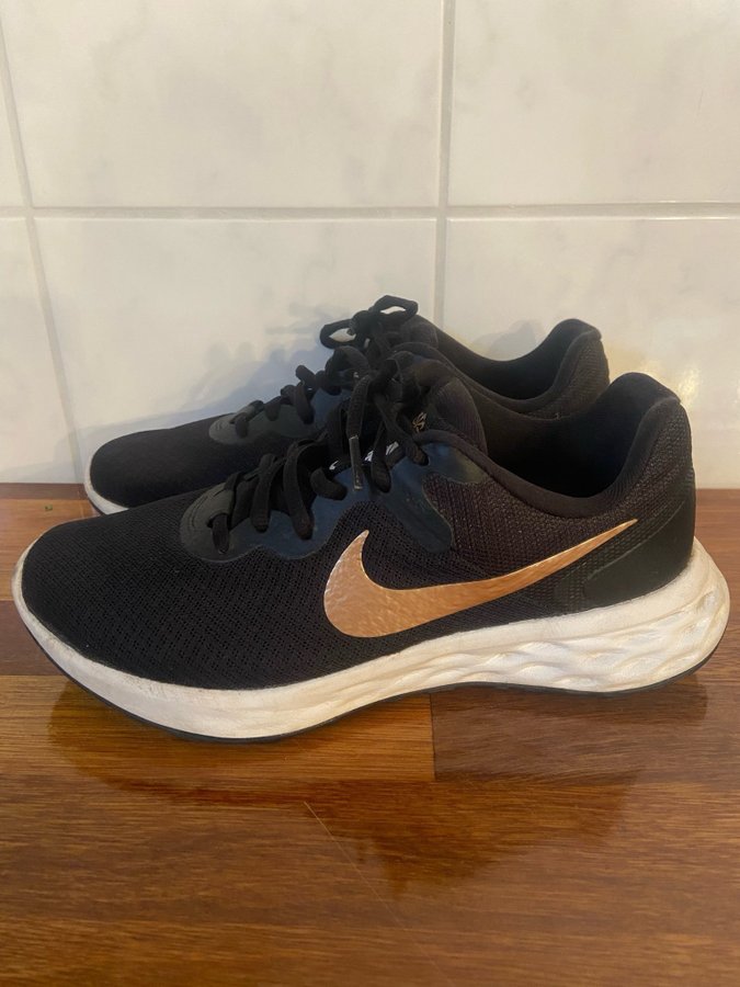 Nike löparskor, svarta, storlek 37,5