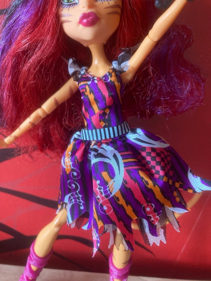 Monster High Freak Du Chic Toralei Stripe Doll