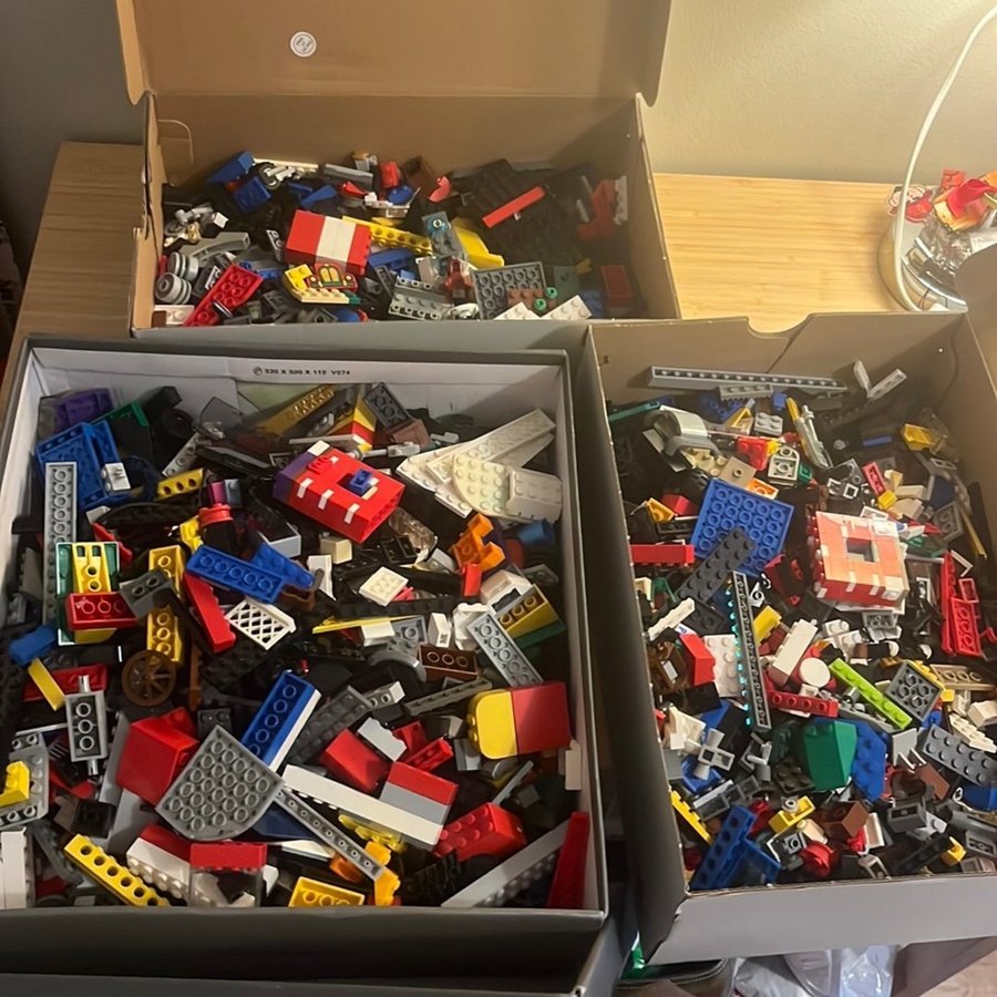 Big lot of Lego (4,5kg~) begin with 1 kr ! Minecraft,star wars,ninjago and more