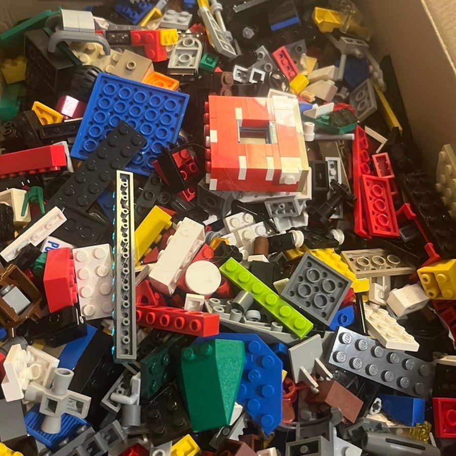 Big lot of Lego (4,5kg~) begin with 1 kr ! Minecraft,star wars,ninjago and more