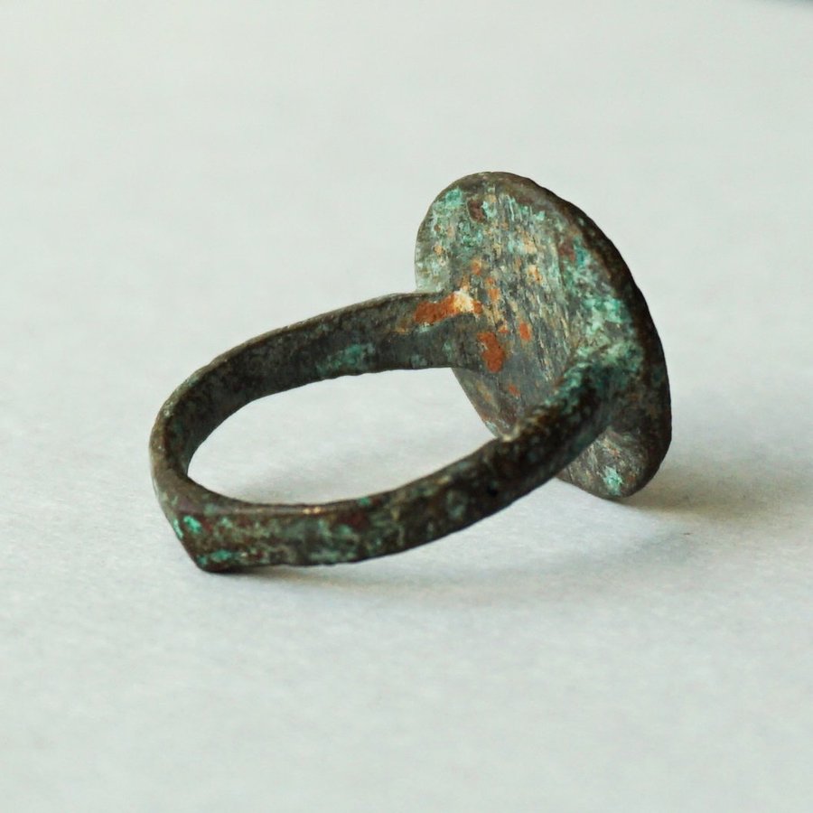 Arkeologi: Medeltida Ring från ca 1100-1400 e.Kr.