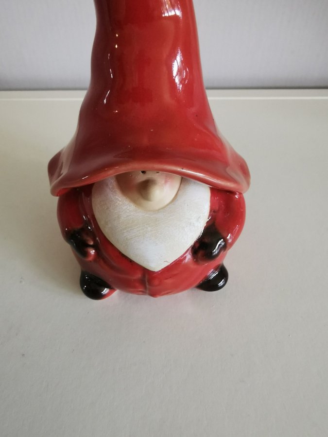 Tomte i keramik, Söt tomte med stor luva