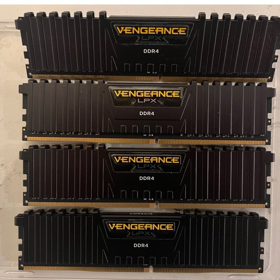 Corsair Vengeance LPX DDR4 32GB (4x8GB) 3200MHz