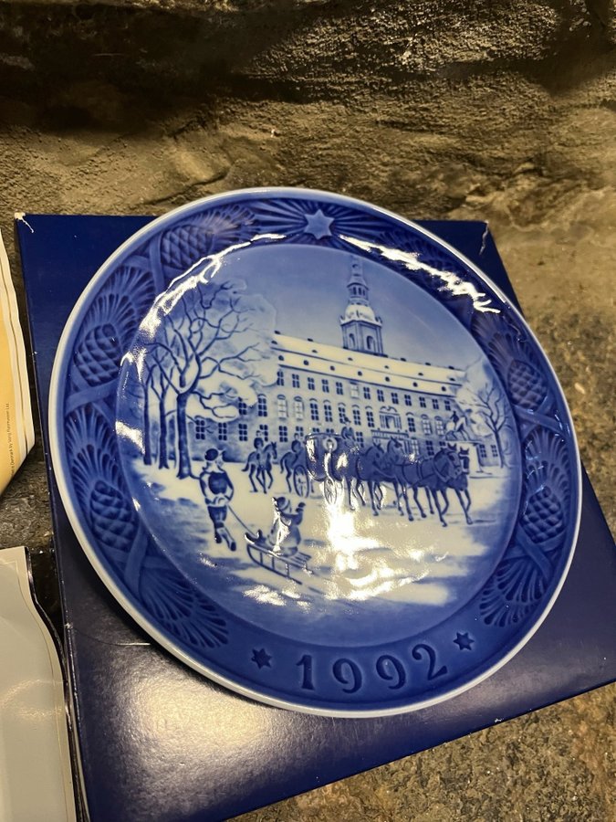 Royal Copenhagen Julteller 1992  1993