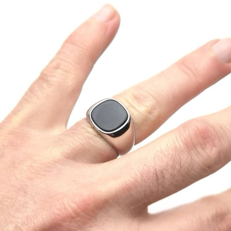 Moderne sterling sølv herrering med sort onyx sten