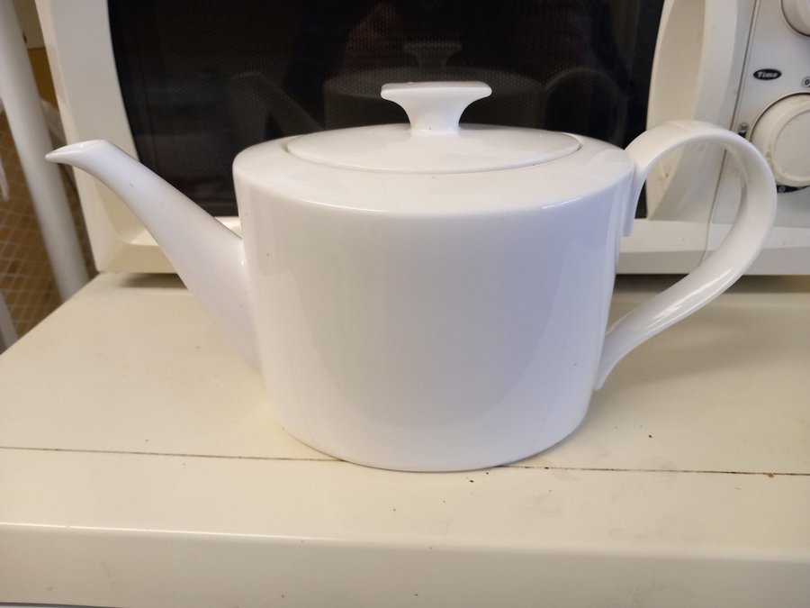 Large Villeroy  Boch White Porcelain Teapot.