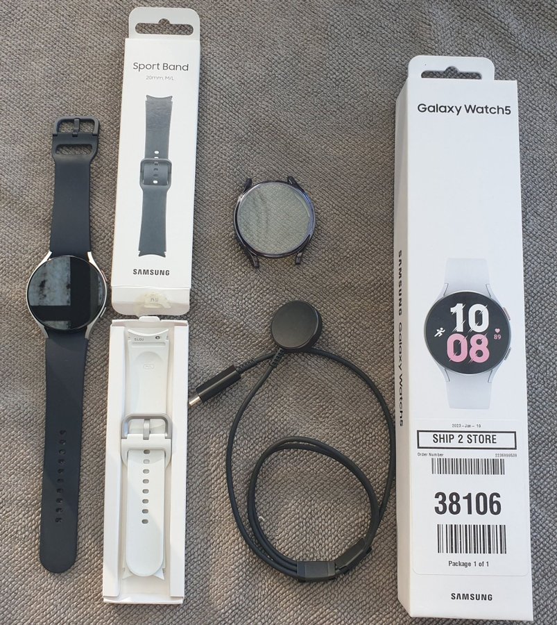 Samsung Galaxy Watch5 LTE/4G 44mm i Silverutförande