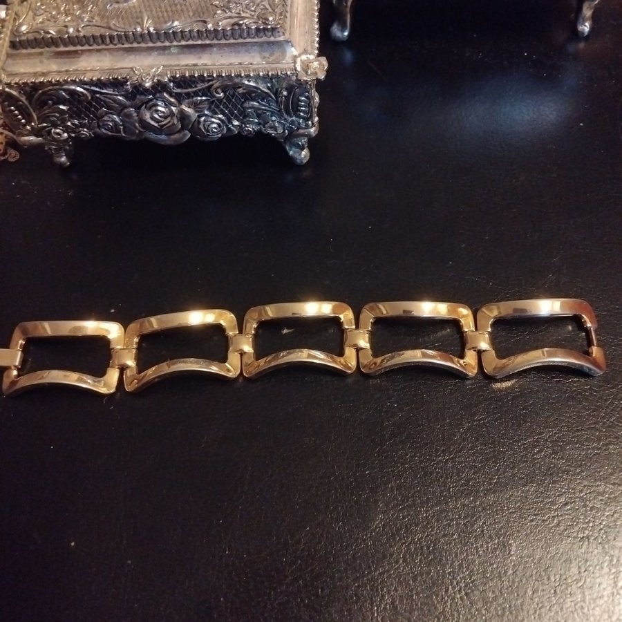 Frankrike 1960tal . Unik jättefin vintage armband. Oanvänt .