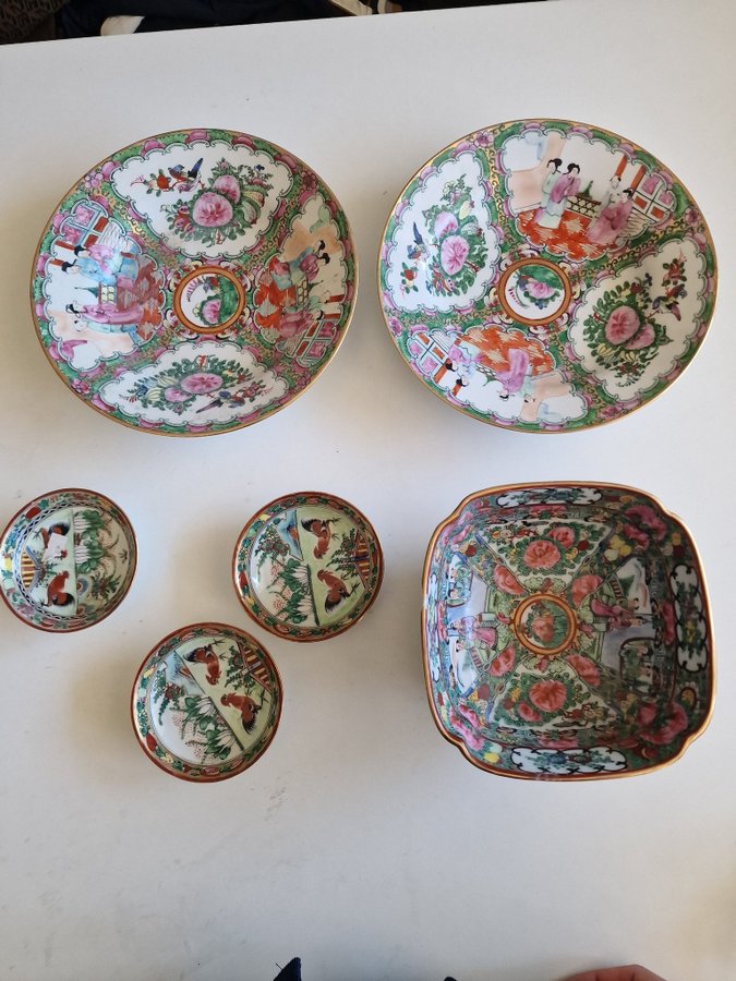 A group of six pieces of Chinese porcelain