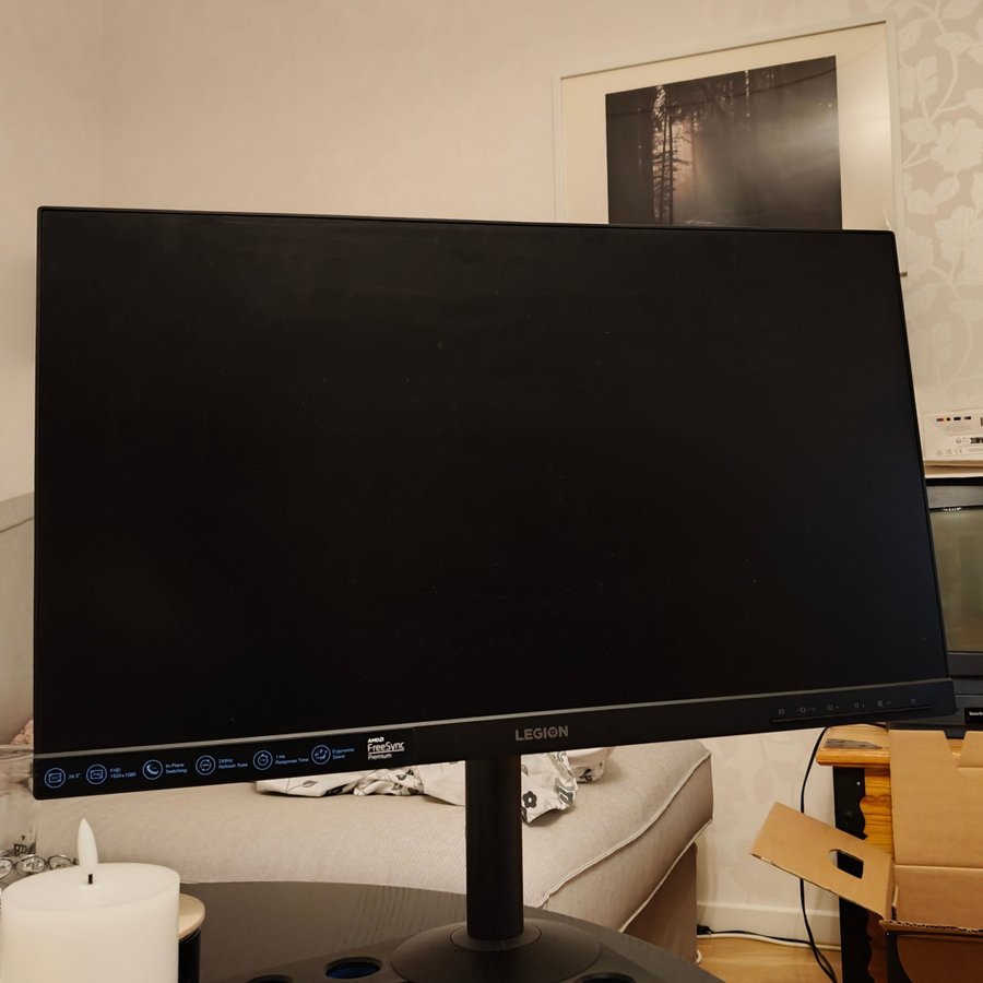 Lenovo Gamingskärm 240hz FHD 1ms