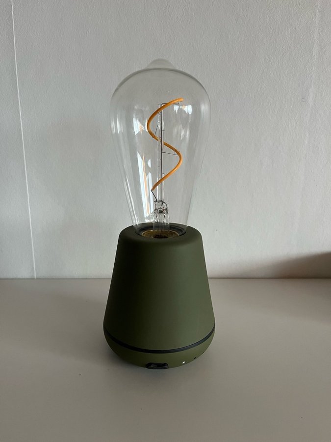 Trådlös bordslampa ifrån Humble