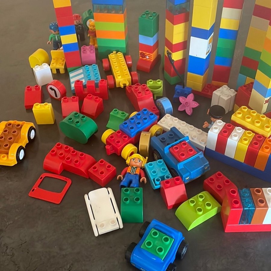 Lego Duplo - Stort Set med figurer, bilar och byggstenar