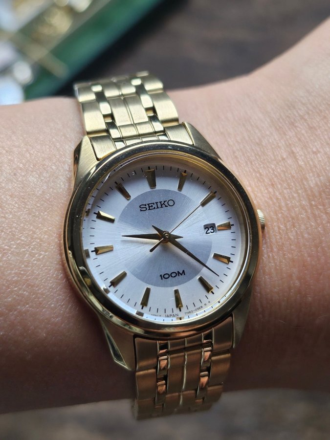 Seiko Gold Tone 100m SXDE72P1 - Ny og Ubrugt