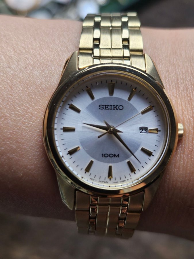 Seiko Gold Tone 100m SXDE72P1 - Ny og Ubrugt