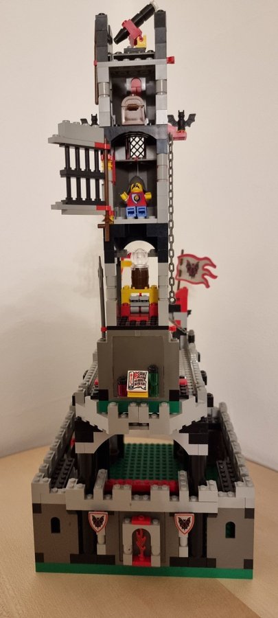 LEGO 6097 - Night Lord's Castle