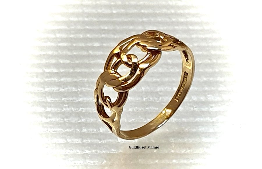 Bismarck ring i 18k guld stl.17 ca 2,40g