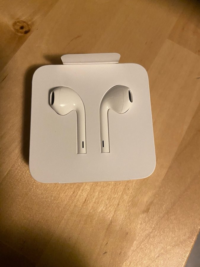 Apple EarPods med Lightning-kontakt