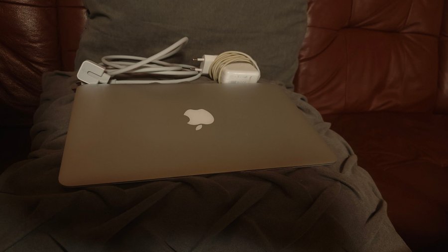 MacBook Air 11tum