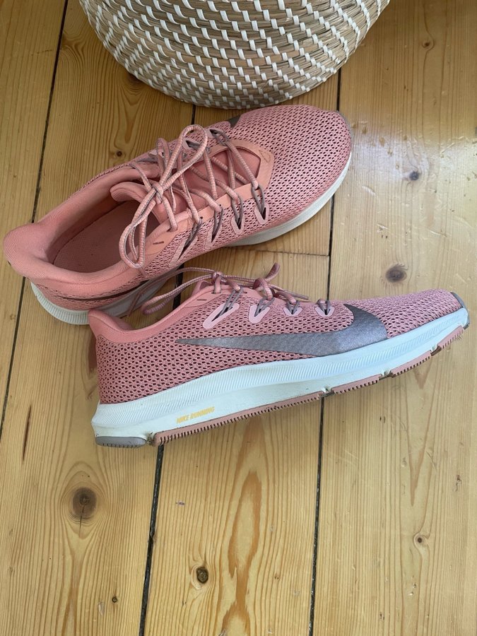 Nike löparskor rosa 245 cm