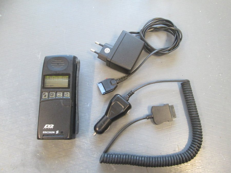 Ericsson GF198, nostalgi GSM-telefon med ovanlig märkning "D2"