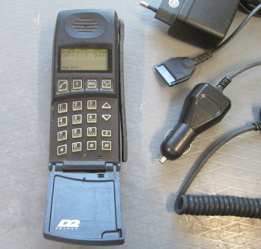 Ericsson GF198, nostalgi GSM-telefon med ovanlig märkning "D2"