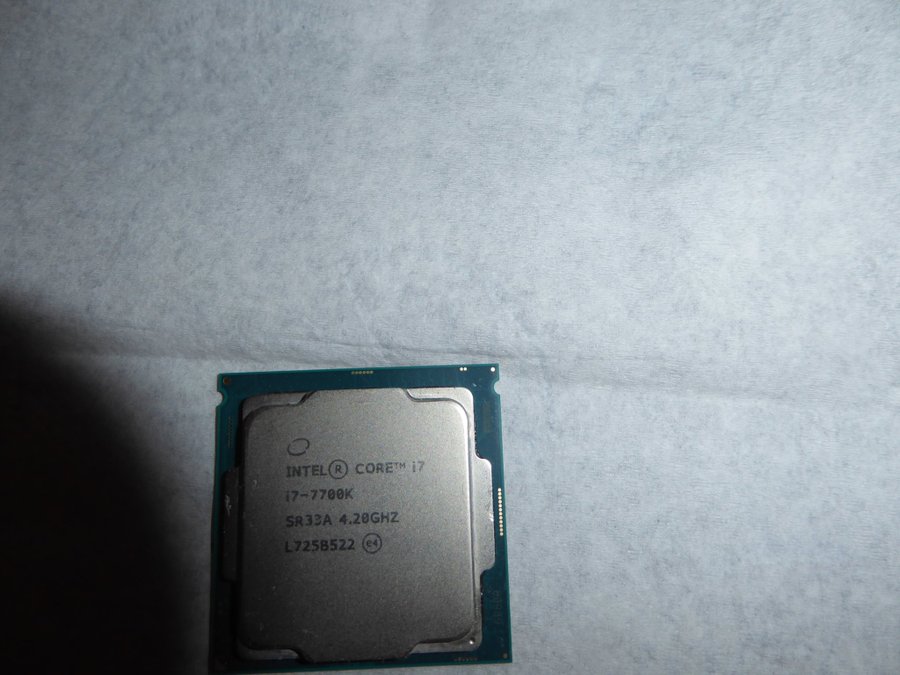 Säljer Intel Core i7-7700K Processor- (LGA 1151)-FUNGERAR