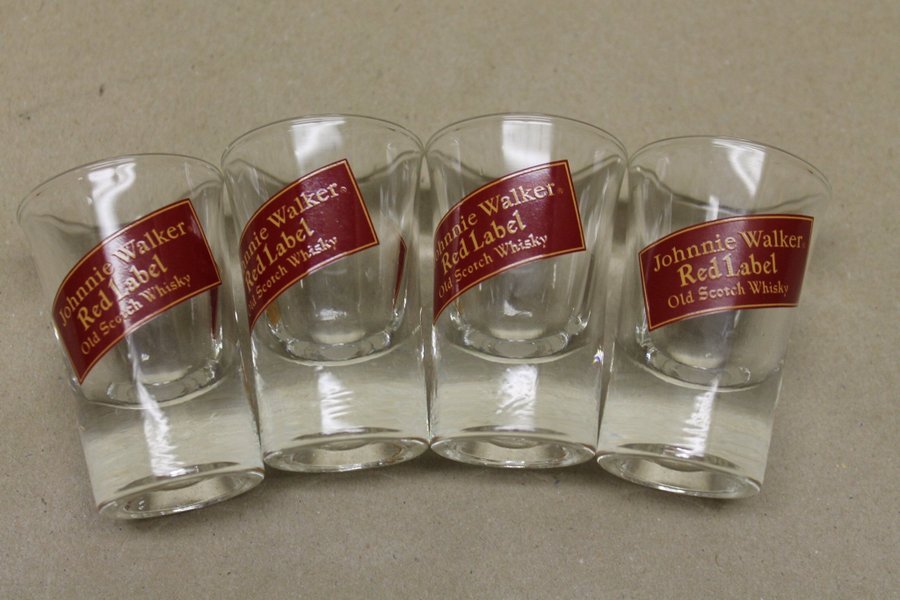 Fyra Johnnie Walker Red Label snaps-shotglas