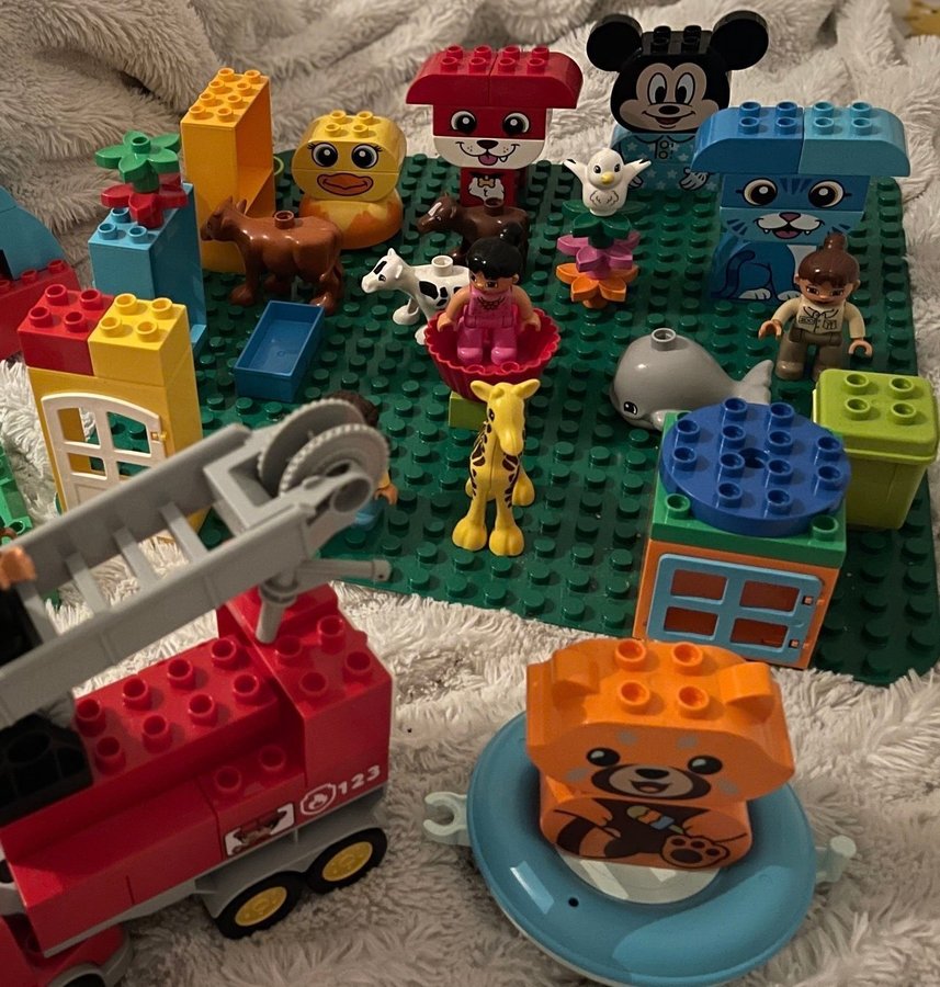 Lego Duplo Stort paket brandbil djur och figurer byggplatta julklappstips Disney