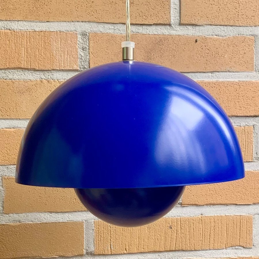 FlowerPot 2070 Verner Panton vintage blå taklampa FINT SKICK säljer 2 likadana