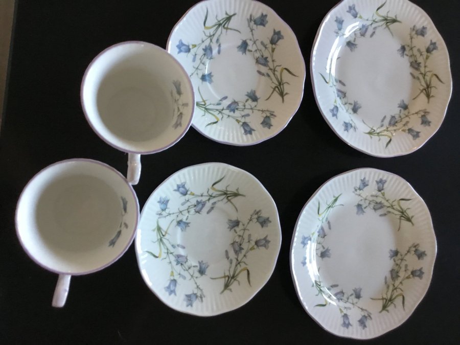 Queens Rosina China Co Ltd - 2st Kaffekoppar med fat och assietter