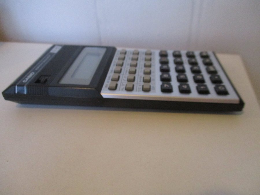 Casio fx-82 Kalkylator / minräknare