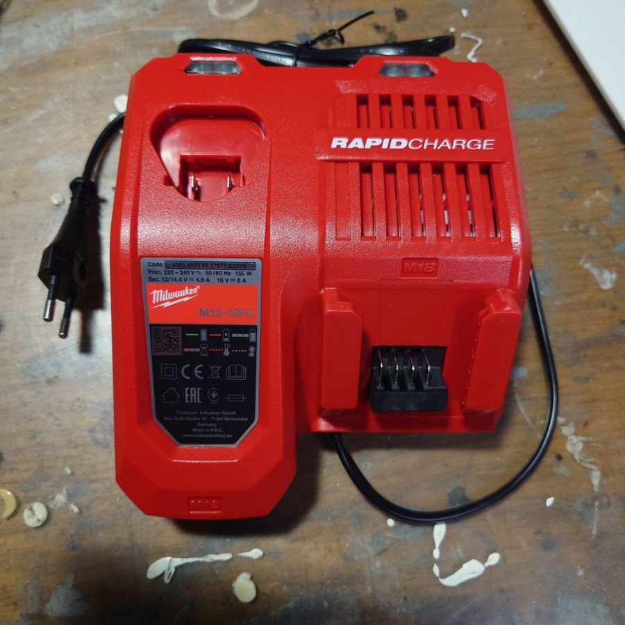 Laddare till Milwaukee M12-batterier