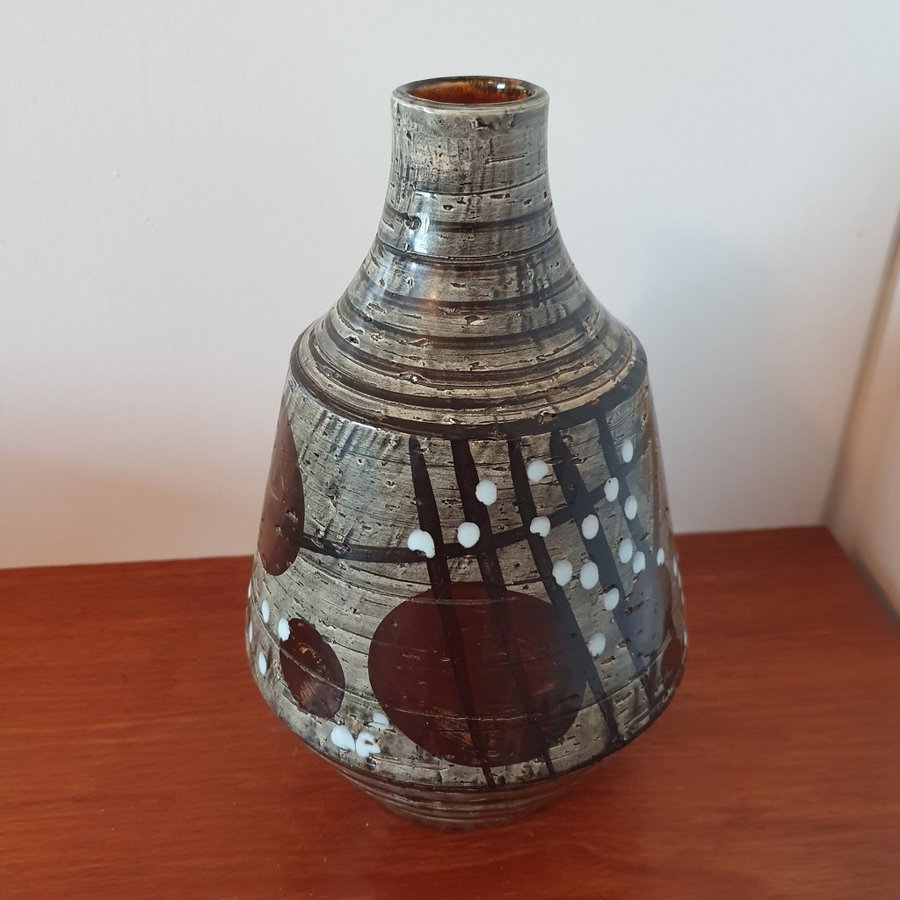 VAs VASE, ceramic, SYCO, Willow, 1900s