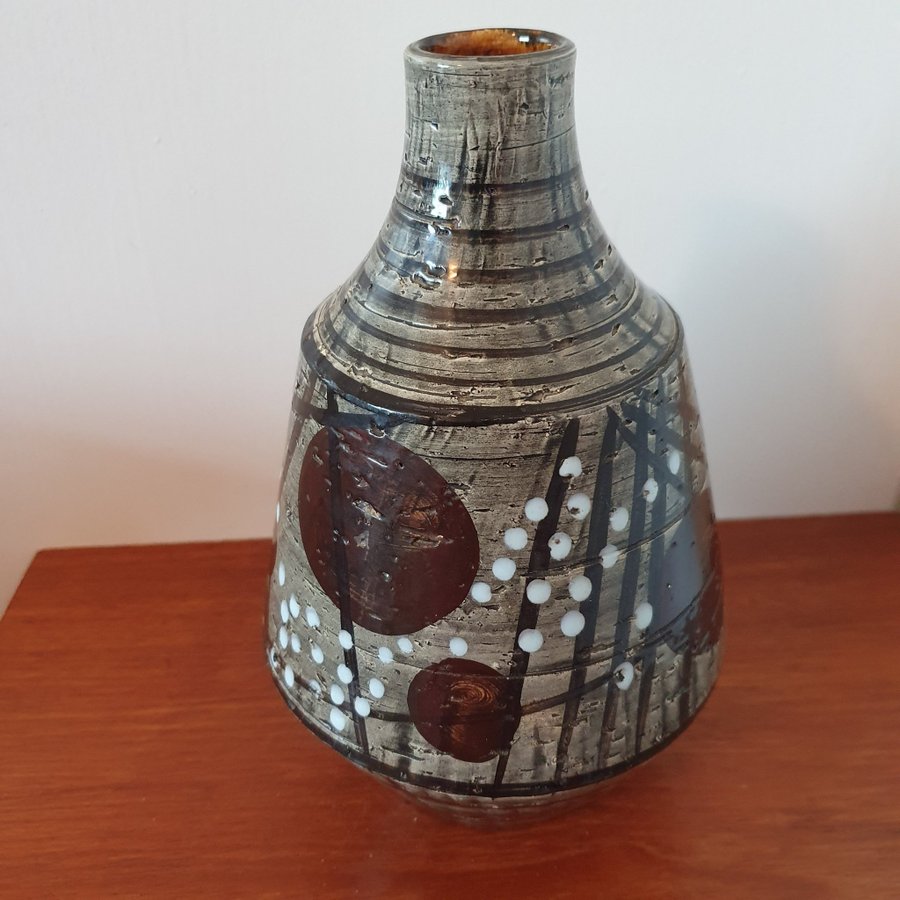 VAs VASE, ceramic, SYCO, Willow, 1900s