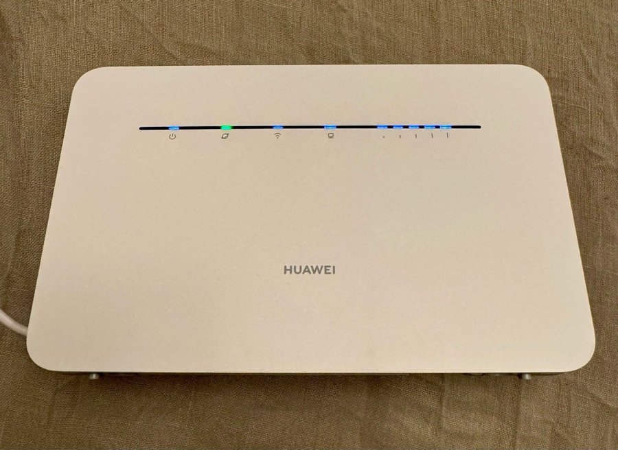 Huawei B525-232 - 4G Router (funkar för fiber också)