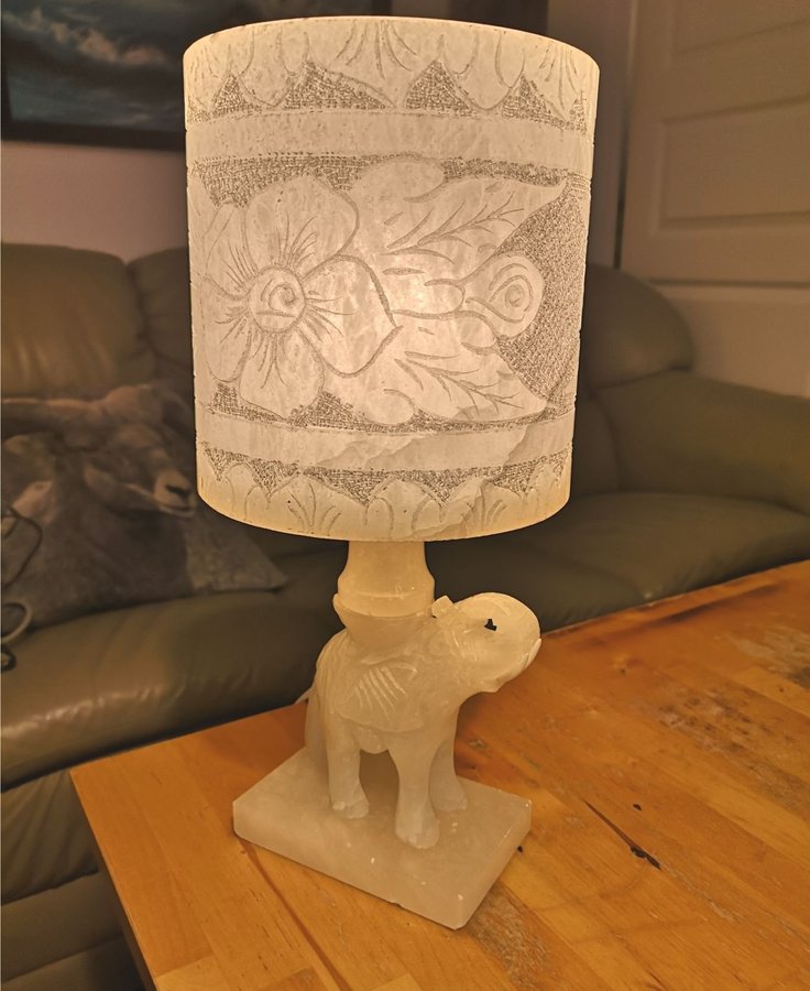 VINTAGE ELEFANT LAMPA ALLABASTER / MARMOR.