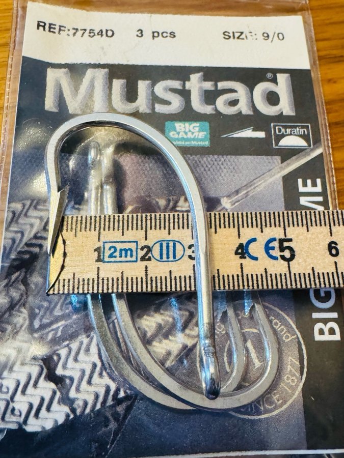 OBS MUSTAD 9/0 REF:7754D. 3 st kvalitetskrokar i original förpackning!