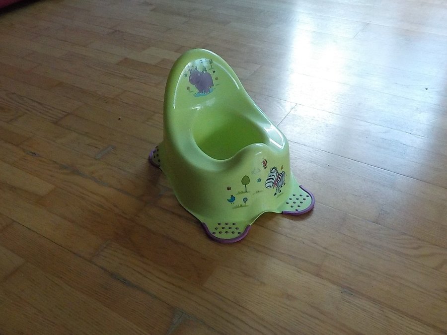 KEEEPER Anti-slip potty Adam Hippo