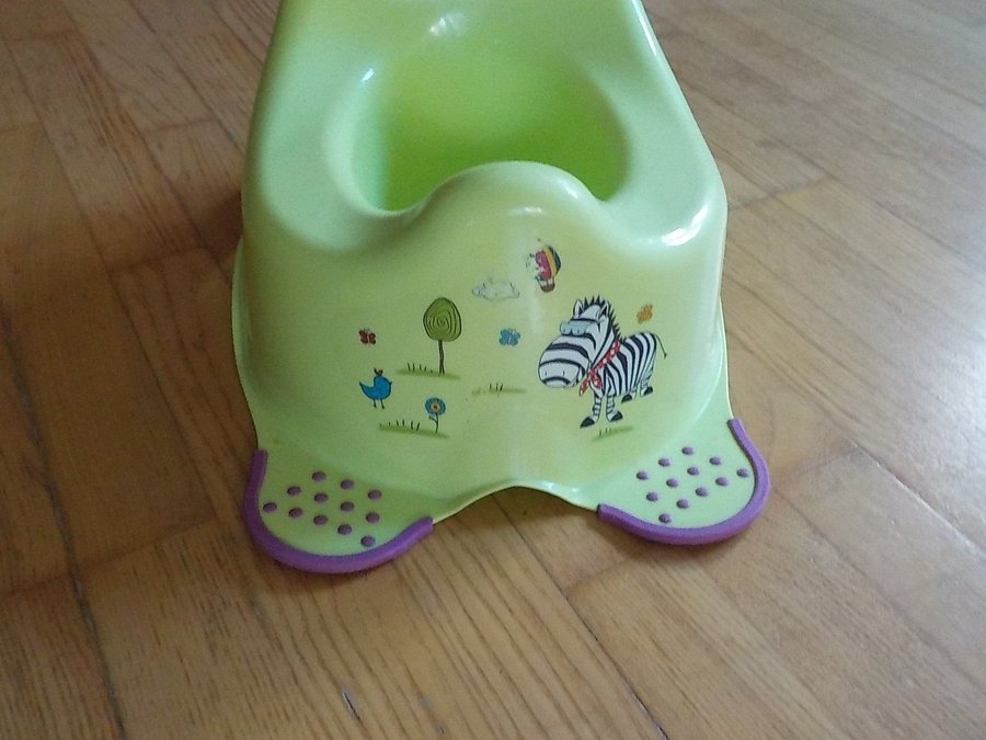 KEEEPER Anti-slip potty Adam Hippo