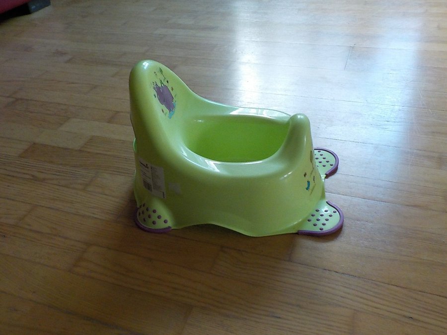 KEEEPER Anti-slip potty Adam Hippo