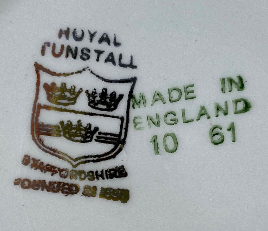 Fyra st Royal Tunstall efterrättstallrikar med fruktmotiv Staffordshire England