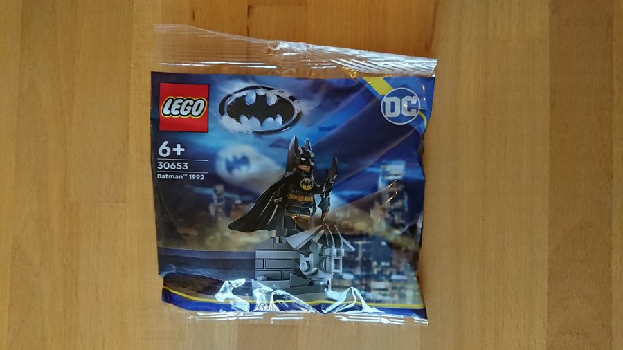 LEGO DC Superheroes 30653 - Batman 1992 NY  OÖPPNAD