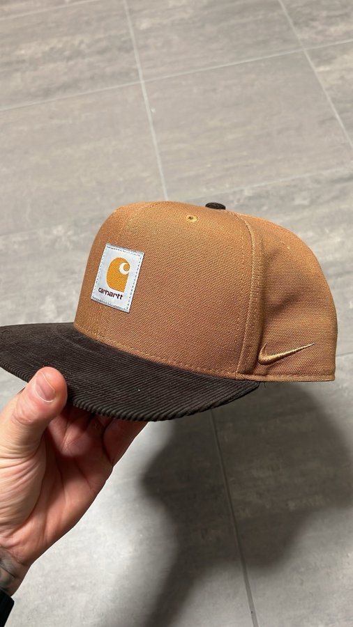 Carhartt X Nike brun keps