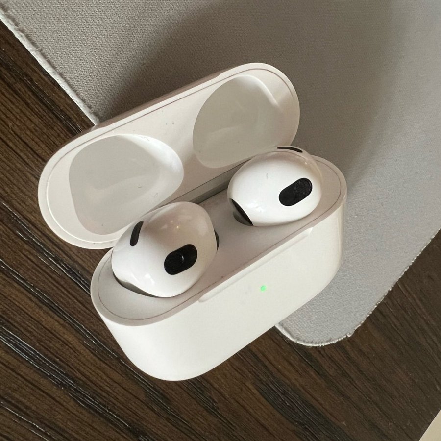 Apple AirPods (3e generation)