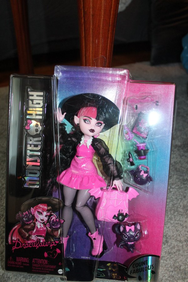 Monster High Draculaura docka med tillbehör