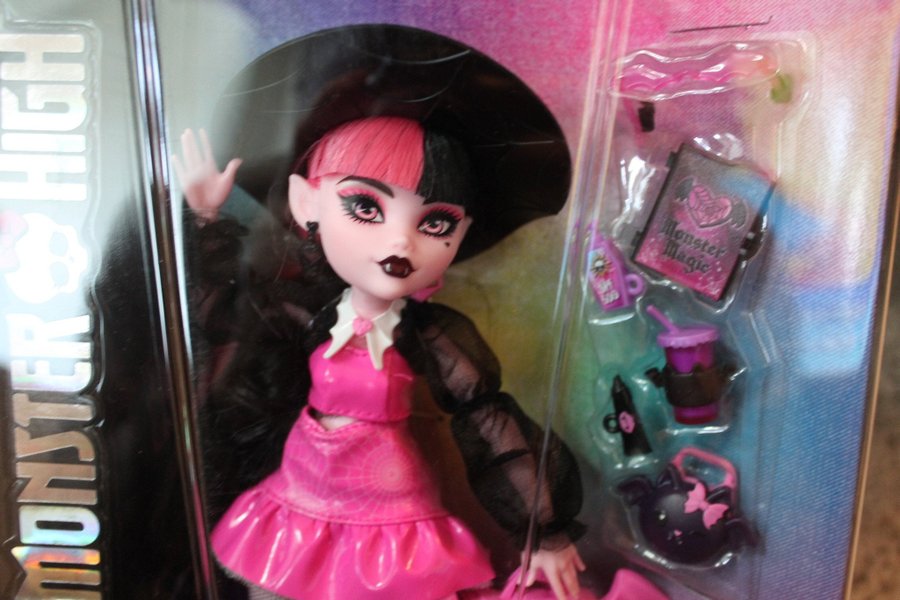 Monster High Draculaura docka med tillbehör