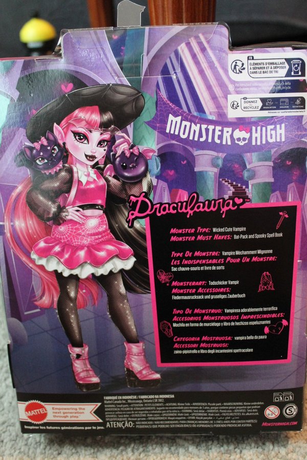 Monster High Draculaura docka med tillbehör