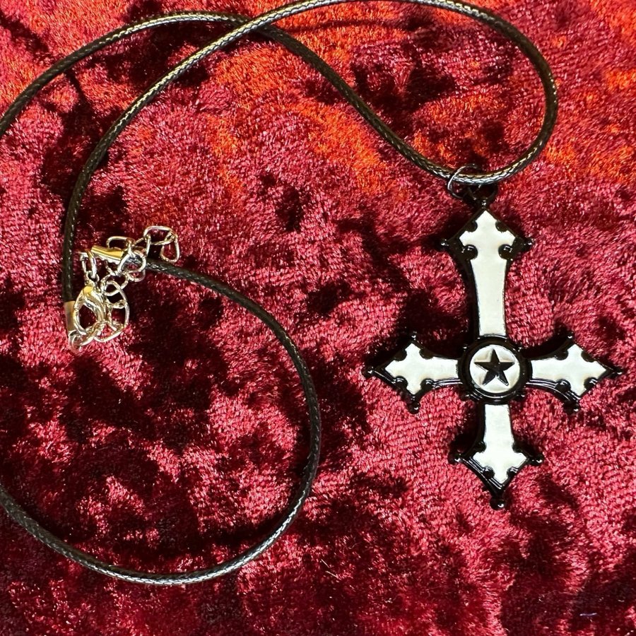 Nytt halsband med inverterat kors Ockult Wicca Satanic Metal Goth Rock Punk